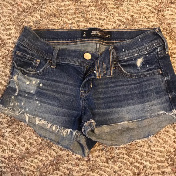 Hollister Distressed Medium Wash Denim Shorts - Picture 1 of 3